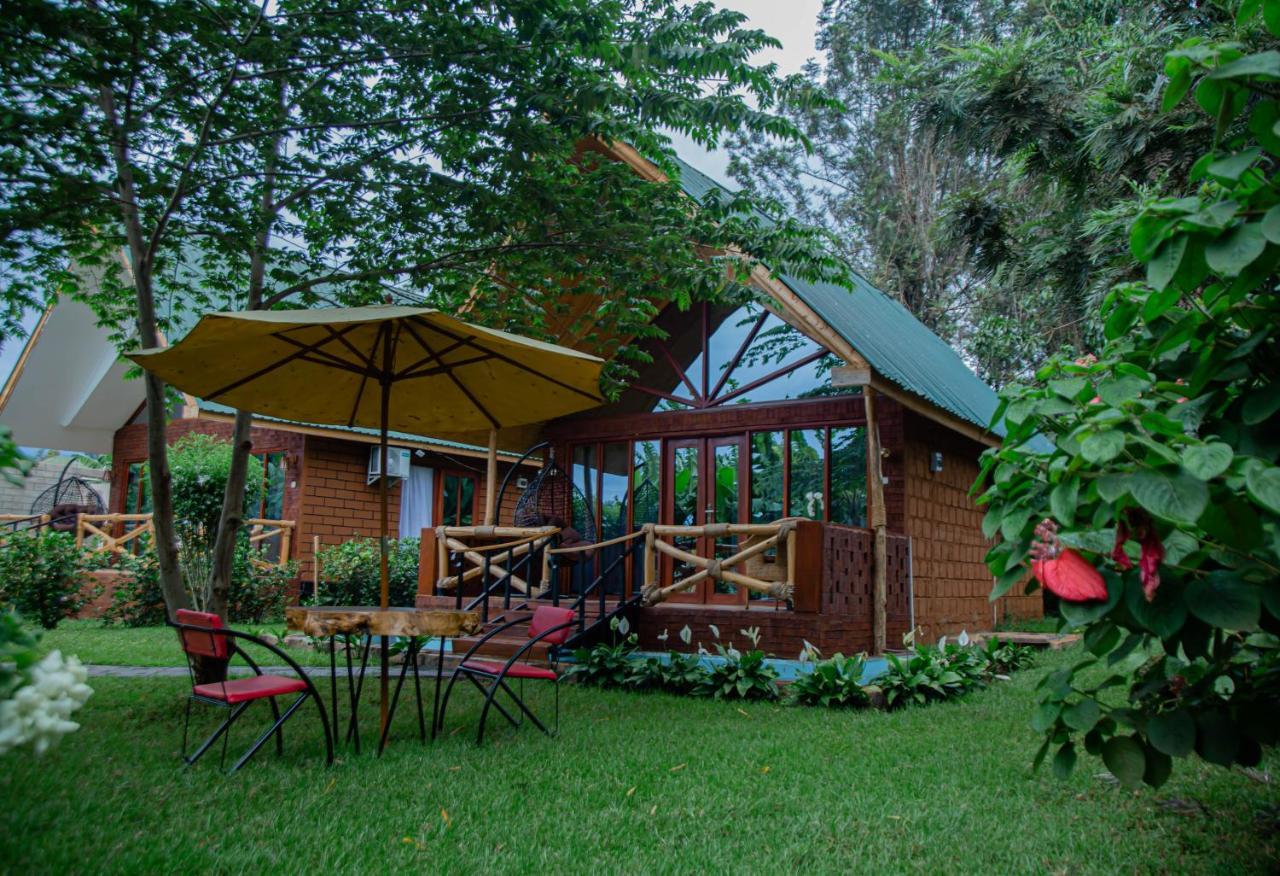 Shose Farmhouse Chalets & Campsite Moshi Exterior foto